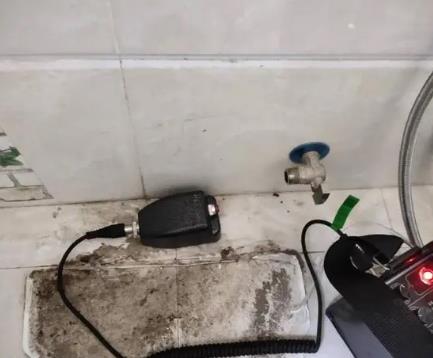 六盘水屋顶漏水维修公司分享下卫生间漏水的危害及解决方法